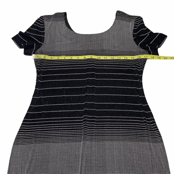 JOSEPH Ribkoff Ombre Striped Short Sleeve Dress - Picture 6 of 11